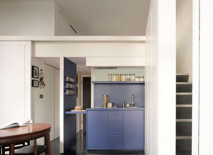 Openstudio-Architects-London-Blue-Tiny-Modular-Kitchen-Remodelista