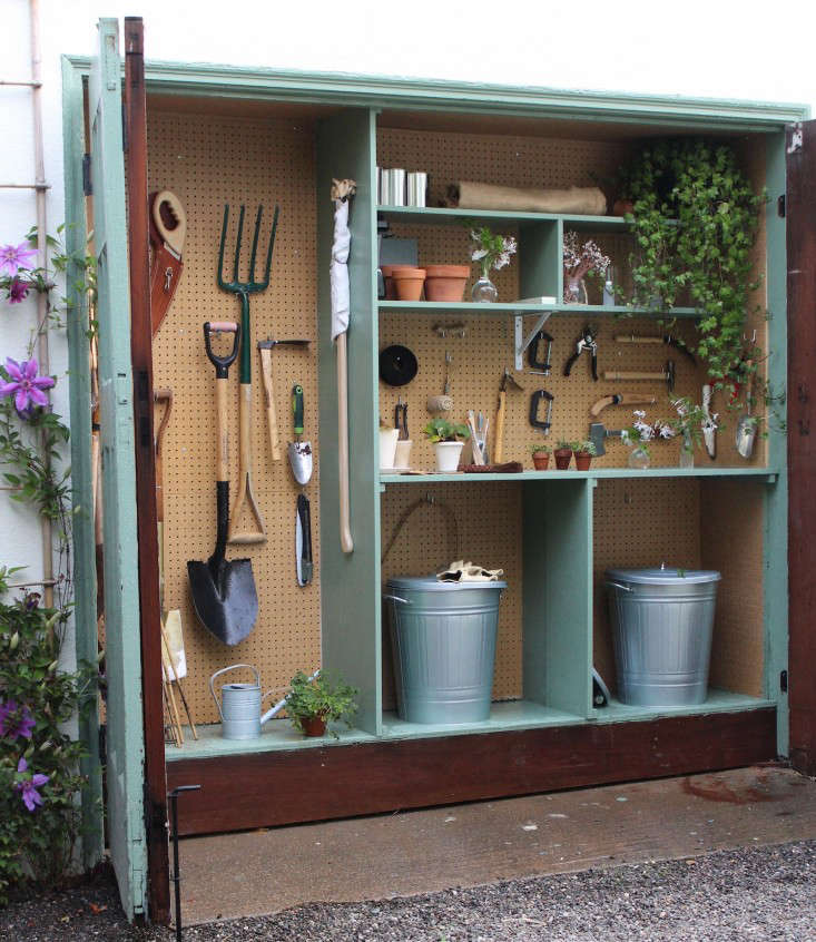 tiny-potting-shed-michelle's-garage-gardenista