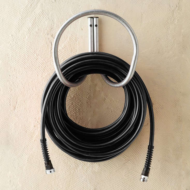 10 Easy Pieces: Retractable Garden Hoses - Gardenista