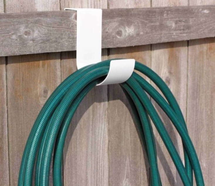 Garden Hose Wall Hanger Pipe Storage Cable Reel Holder Fence Pole Mount