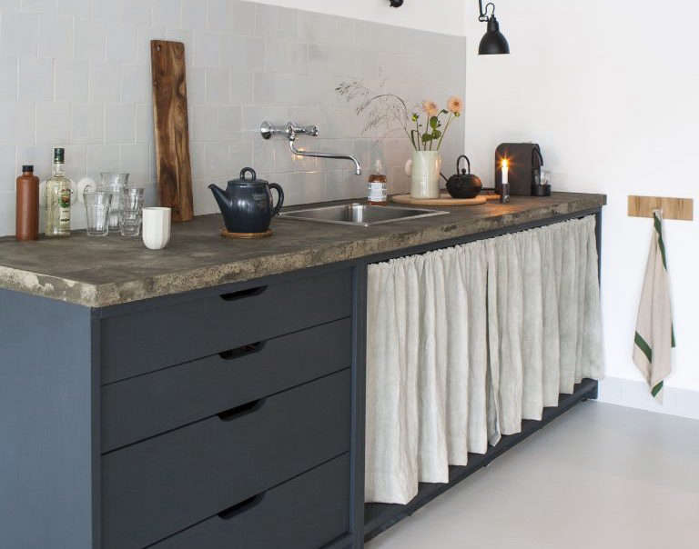 2Christen-Starkenburg-Jan-de-Jong-Slow-Wood-kitchen-Netherlands-Anna-de-Leeuw-photo-Remodelista-2-768x1152