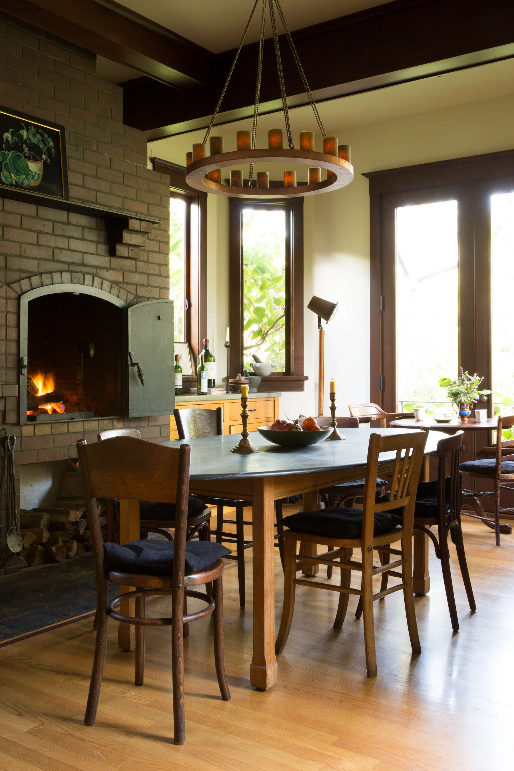 alice-waters-dining-room-craftsman-home