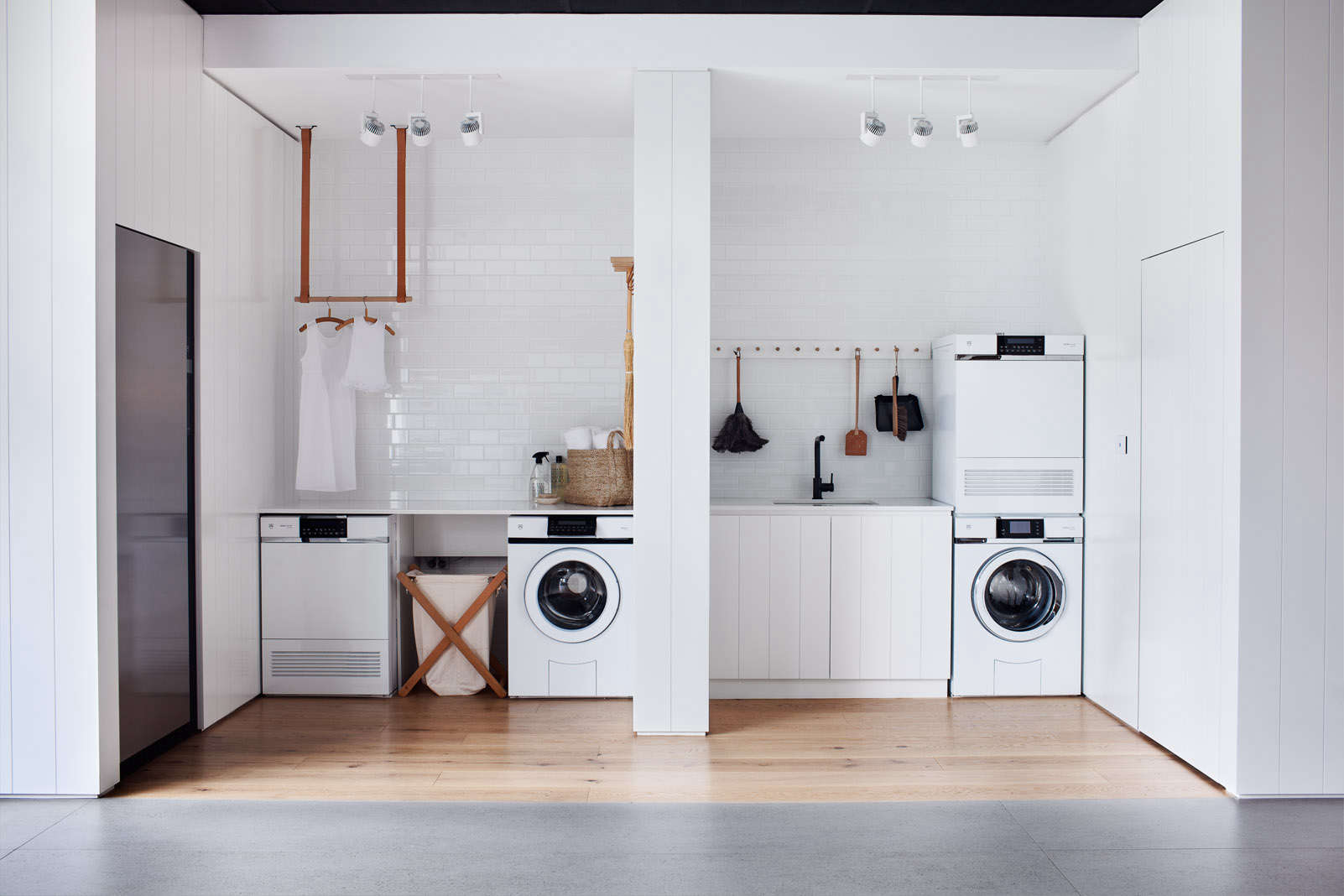 10 Favorite Laundry Rooms With Storage Ideas To Steal