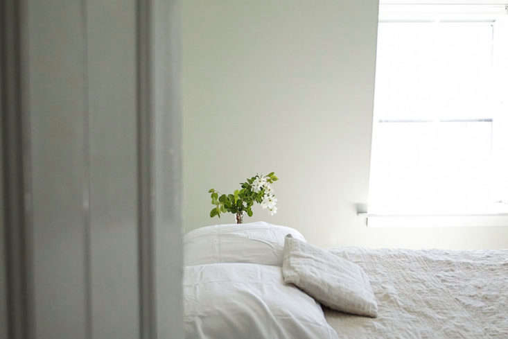 The Summer Bedroom Remodelista Volume 7 Issue 28