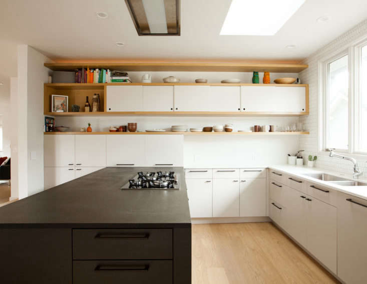 Medium Plenty Oakland, California L-Shaped Kitchen