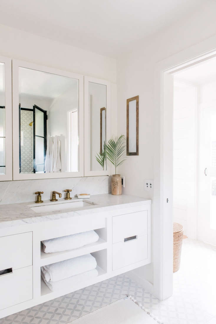 Roberto Sosa Hawaii Beach House Bathroom