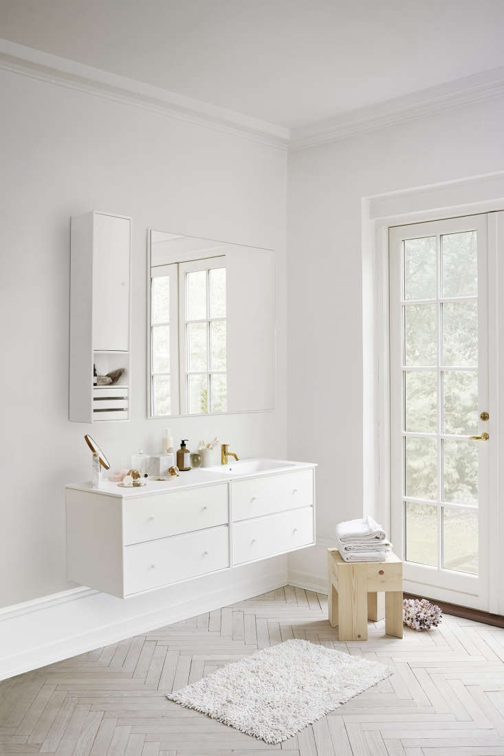 Montana Denmark modular bath storage in white