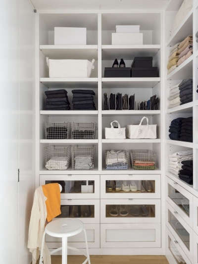Steal This Look The Organized Closet That Divides And Conquers Clutter The Organized Home