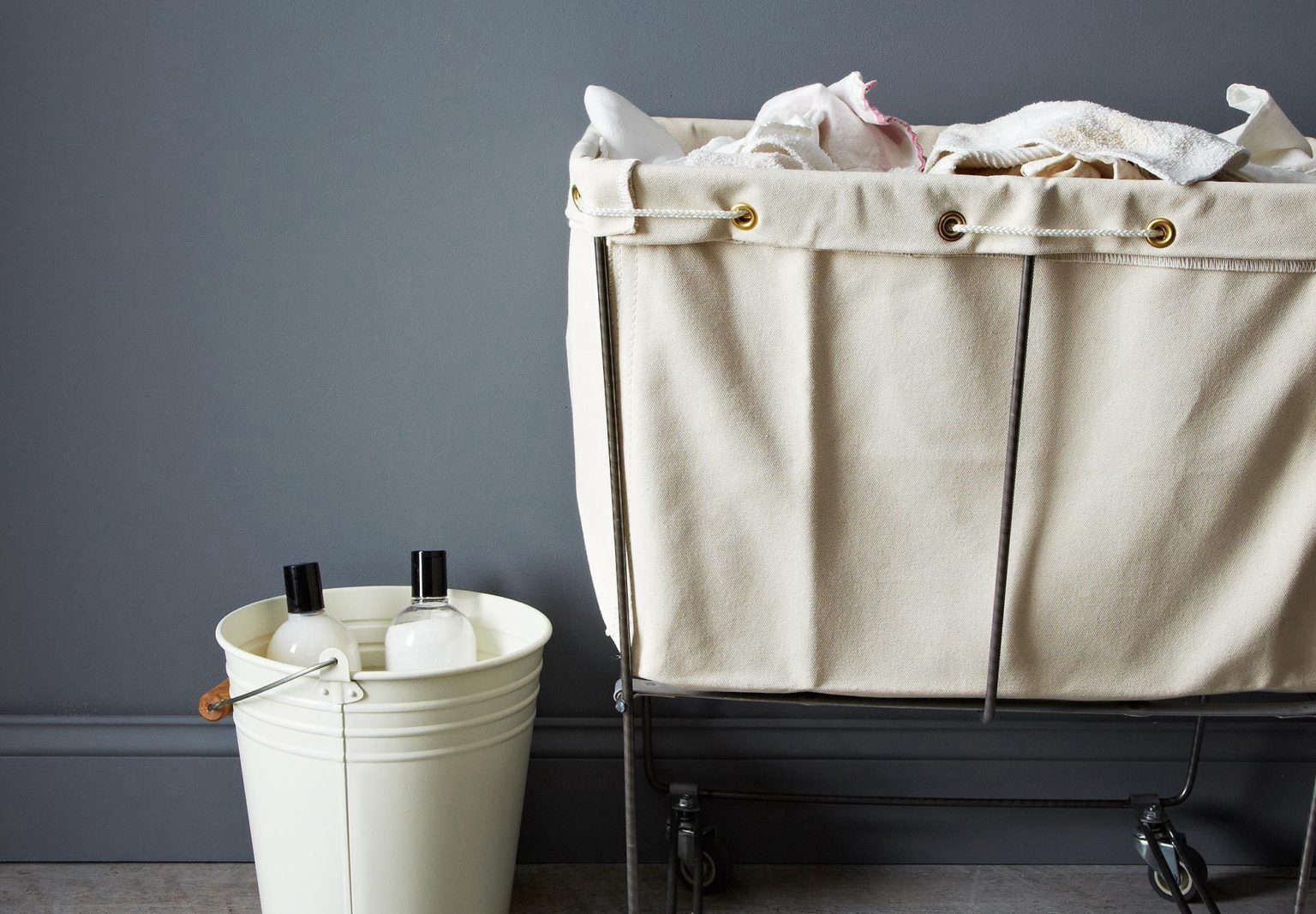 Canvas laundry shop hamper