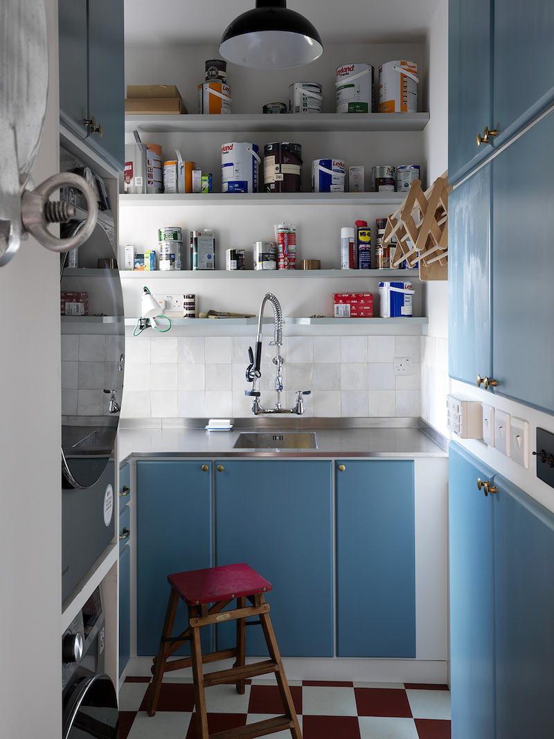 Remodelista Reconnaissance: A Collapsible Drying Rack in a London Laundry  Room - The Organized Home, image size:800x1068